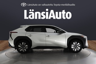 Toyota bZ4X vaihtoauto