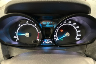 Ford Transit Courier vaihtoauto