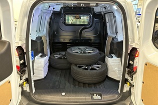 Ford Transit Courier vaihtoauto