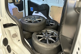 Ford Transit Courier vaihtoauto