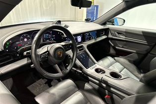 Porsche Taycan vaihtoauto