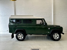Land Rover Defender vaihtoauto