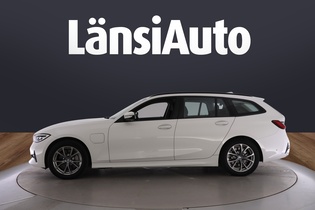 BMW 330 vaihtoauto
