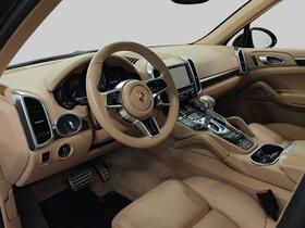 Porsche Cayenne vaihtoauto