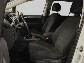 Volkswagen Touran vaihtoauto