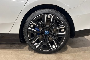 BMW i5 M60 vaihtoauto