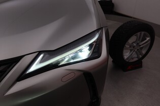 Lexus UX vaihtoauto
