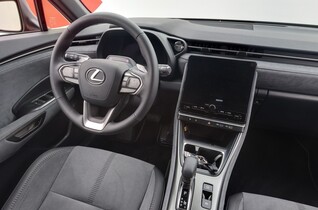 Lexus LBX vaihtoauto