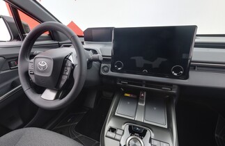 Toyota bZ4X vaihtoauto