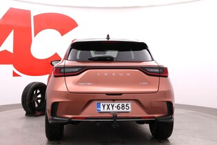 Lexus LBX vaihtoauto