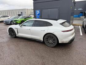 Porsche Taycan vaihtoauto