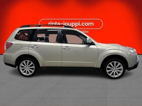 Subaru Forester vaihtoauto