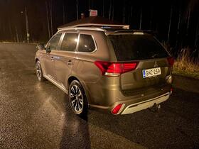 Mitsubishi Outlander PHEV vaihtoauto