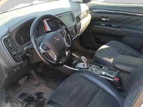 Mitsubishi Outlander PHEV vaihtoauto
