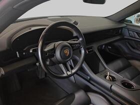 Porsche Taycan vaihtoauto