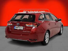 Toyota Auris vaihtoauto