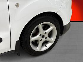 Ford Transit Courier vaihtoauto