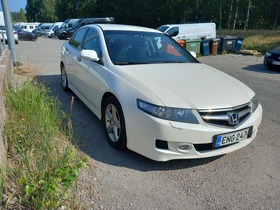 Honda Accord vaihtoauto