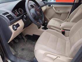 Volkswagen Touran vaihtoauto