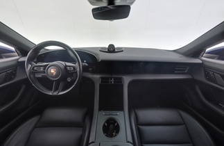 Porsche Taycan vaihtoauto