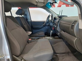 Nissan Navara vaihtoauto