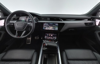 Audi Q8 e-tron vaihtoauto