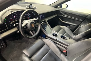 Porsche Taycan vaihtoauto