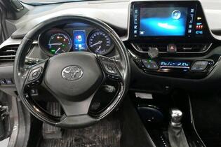 Toyota C-HR vaihtoauto