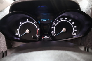 Ford Transit Courier vaihtoauto