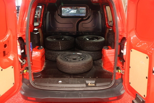 Ford Transit Courier vaihtoauto