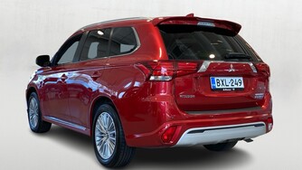 Mitsubishi Outlander PHEV vaihtoauto