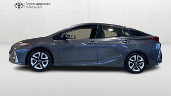 Toyota Prius PHEV vaihtoauto