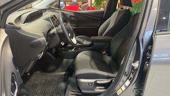Toyota Prius PHEV vaihtoauto