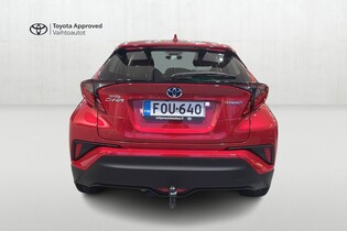 Toyota C-HR vaihtoauto