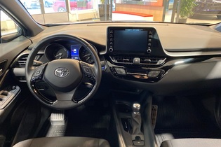 Toyota C-HR vaihtoauto