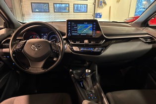 Toyota C-HR vaihtoauto