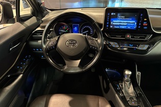 Toyota C-HR vaihtoauto