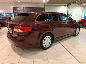 Toyota Avensis vaihtoauto