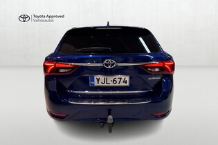 Toyota Avensis vaihtoauto