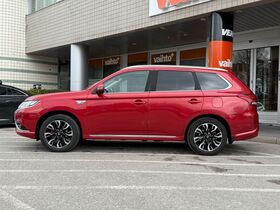 Mitsubishi Outlander PHEV vaihtoauto