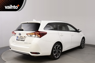 Toyota Auris vaihtoauto