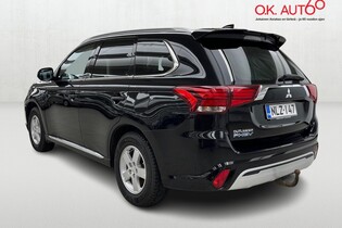 Mitsubishi Outlander PHEV vaihtoauto
