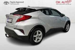 Toyota C-HR vaihtoauto