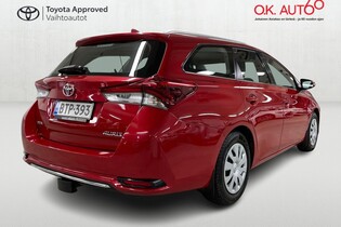 Toyota Auris vaihtoauto