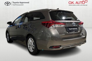 Toyota Auris vaihtoauto