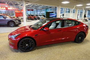 Tesla Model 3 vaihtoauto