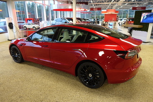 Tesla Model 3 vaihtoauto