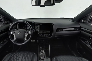 Mitsubishi Outlander PHEV vaihtoauto