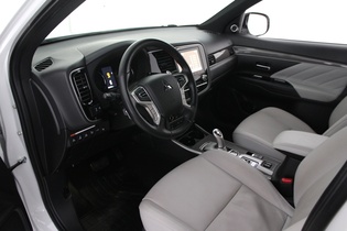 Mitsubishi Outlander PHEV vaihtoauto