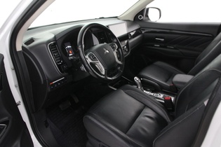 Mitsubishi Outlander PHEV vaihtoauto